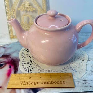 Pretty in Pink Vintage Sadler Teapot | England