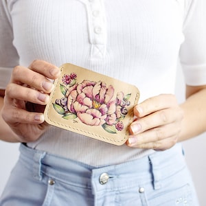 Titular de tarjeta de cuero, Titular de tarjeta pintado a mano, Estuche de tarjeta, Titular de tarjeta hecho a mano, Estuche de tarjeta de crédito, Acuarela de peonía, Regalo perfecto, Presente,