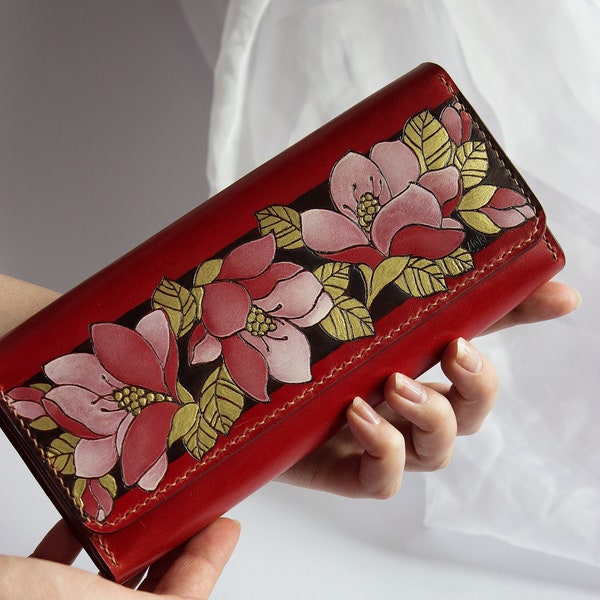 Handcrafted and hand-painted leather wallet. Magnolia art. Floral style. Exclusive Hand-sewn leather purse. Gift for her.  Made in Ukraine.