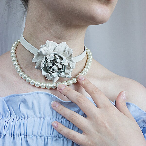 Leather Flower Necklace main image 1
