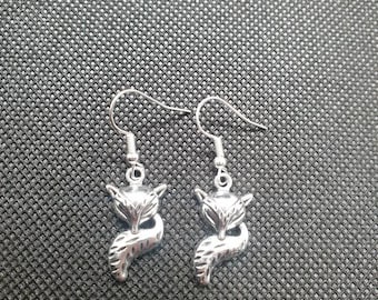 Handmade tibetan silver cast fox earrings, hypoallergenic, foxes, vixen, foxy, wildlife