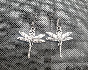 Handmade tibetan silver cast dragonfly earrings, hypoallergenic, dragonflies, insects, wildlife