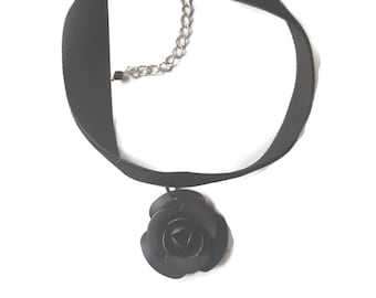 Velvet choker, black velvet with a black rose, adjustable length