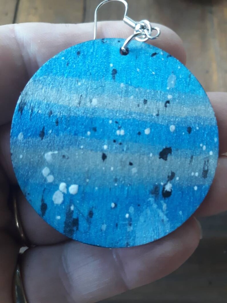 Blaue und silberne Holzohrringe - Etsy