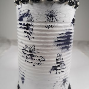 Reclaimed, upcycled, altered tin can planter, flower vase, herb planer, succulent planter, brush or pencil holder shows love of bees