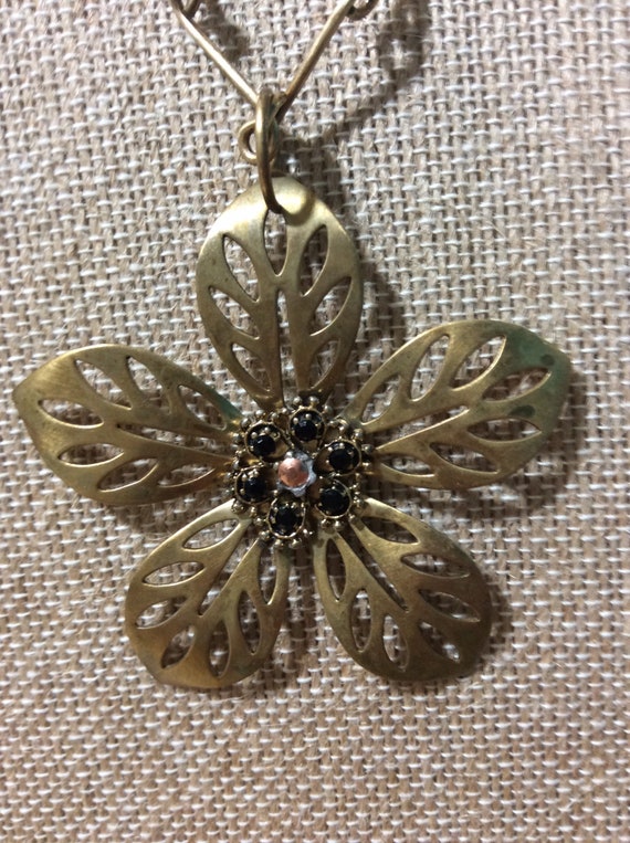 Cold connection necklace with a vintage earring with a handmade chain, brass and bronze metals