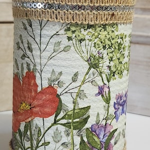 Lattina riciclata alterata con papaveri decorati con decoupage, portapenne, portapenne, vaso o fioriera per fiori, fioriera per piante grasse, arredamento per ufficio o casa