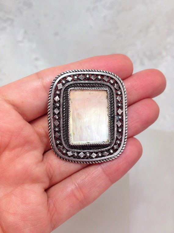 Vintage Brooch, Vintage Mother of Pearl Brooch, Vi