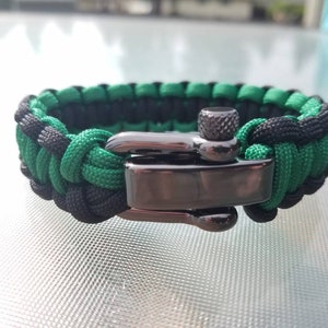 Paracord Bracelet, Custom Cobra Knot, Handmade Bracelets, Climbing Jewelry, Nautical Bracelets, Groomsmans, Best Man Gift, Celtic Knot Gunmetal Shackle