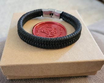 Slim Fishtail Bracelet in Black, 95 Paracord, EDC Jewelry, Gifts for Gamers, Custom Paracord, Handmade, Fashion Jewelry Men Women