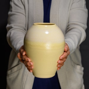 Lemon Cream Pottery Vase, Handmade Ceramic Vase, Flower Vase, Decorative Vase, Bud Vase, Hand Thrown Vase, Wheel Thrown Vase