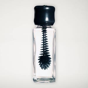 The Nano 2.0, Ferrofluid Display with Magnetized Screw