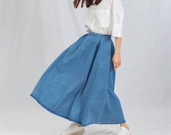 Daisy Denim Maxi Circle Skirt Light Wash, Flared A line Swing Jean Long, Full Length for Modest Women Cloche Vintage Skirt with Pockets