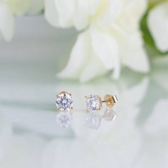2 CT Round Cut Diamond Stud Earrings Dainty Solitaire Diamond