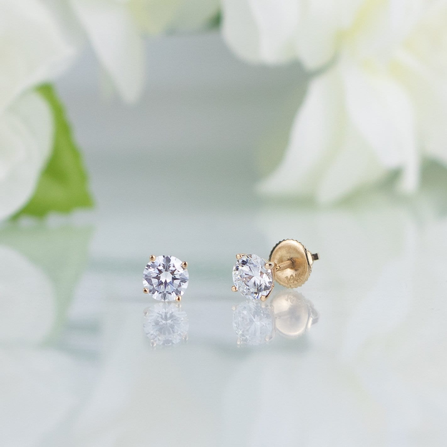 Plain diamond hotsell stud earrings