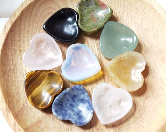Mini tazón en forma de corazón, tazón de amor de cristal curativo, regalo de boda de piedras preciosas, piedra de bolsillo de meditación, tazón en forma de corazón tallado, colección de cristal