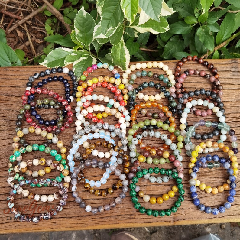 65 types de bracelets de pierres précieuses rondes de 6 mm/8 mm/10 mm, bracelet en cristal de quartz brut curatif, bracelet de perles extensibles, bracelet simple de pierres précieuses image 2
