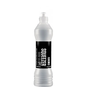 Può includere: Un pennarello trasparente e comprimibile con tappo bianco ed etichetta nera. L'etichetta presenta la parola "SQUEEZER" in grassetto bianco, insieme al testo "MINI 05 EPT" e al marchio "GROG".