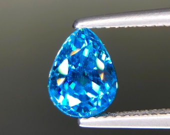 Circón azul intenso de Camboya, limpio a simple vista y brillante. Calidad de joyería. 3,94 ct.