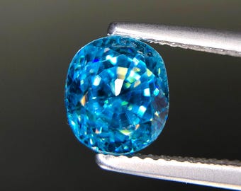 Circón azul intenso de Camboya, limpio a simple vista y brillante. Calidad de joyería. 3,82 ct.