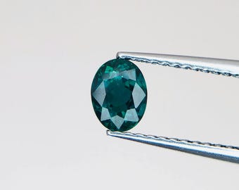 Grandidierita de Madagascar de 0,57 ct, certificada como extremadamente rara