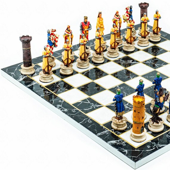 Design name of this chess pieces please !? - Chess Forums 