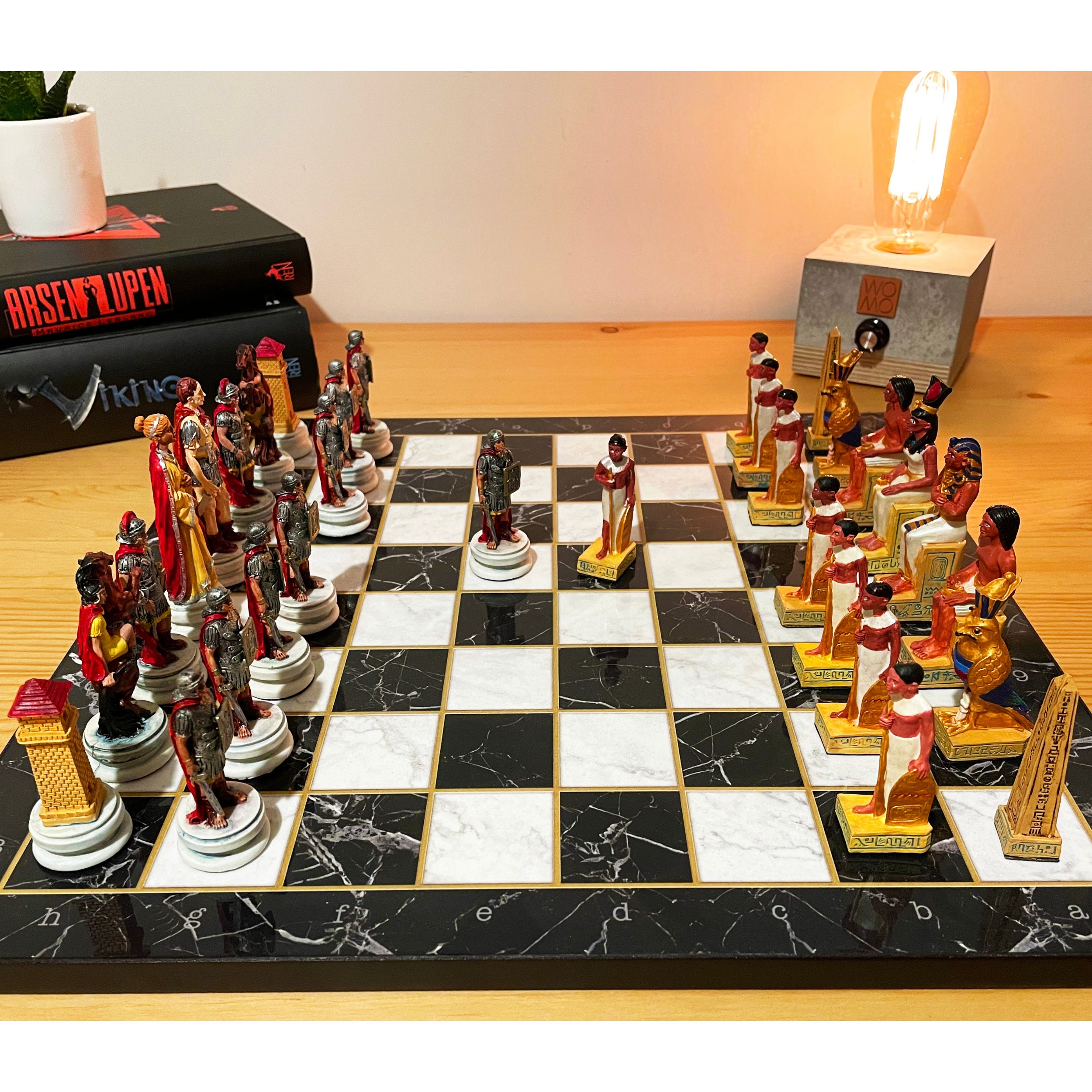西日本産 Ebros Kingdoms at War Legendary Historical Egyptian Empire Versus  Roman Empire Chess Set Made of Hand Painted Resin Chess Pieces and Frosted  G並行輸入