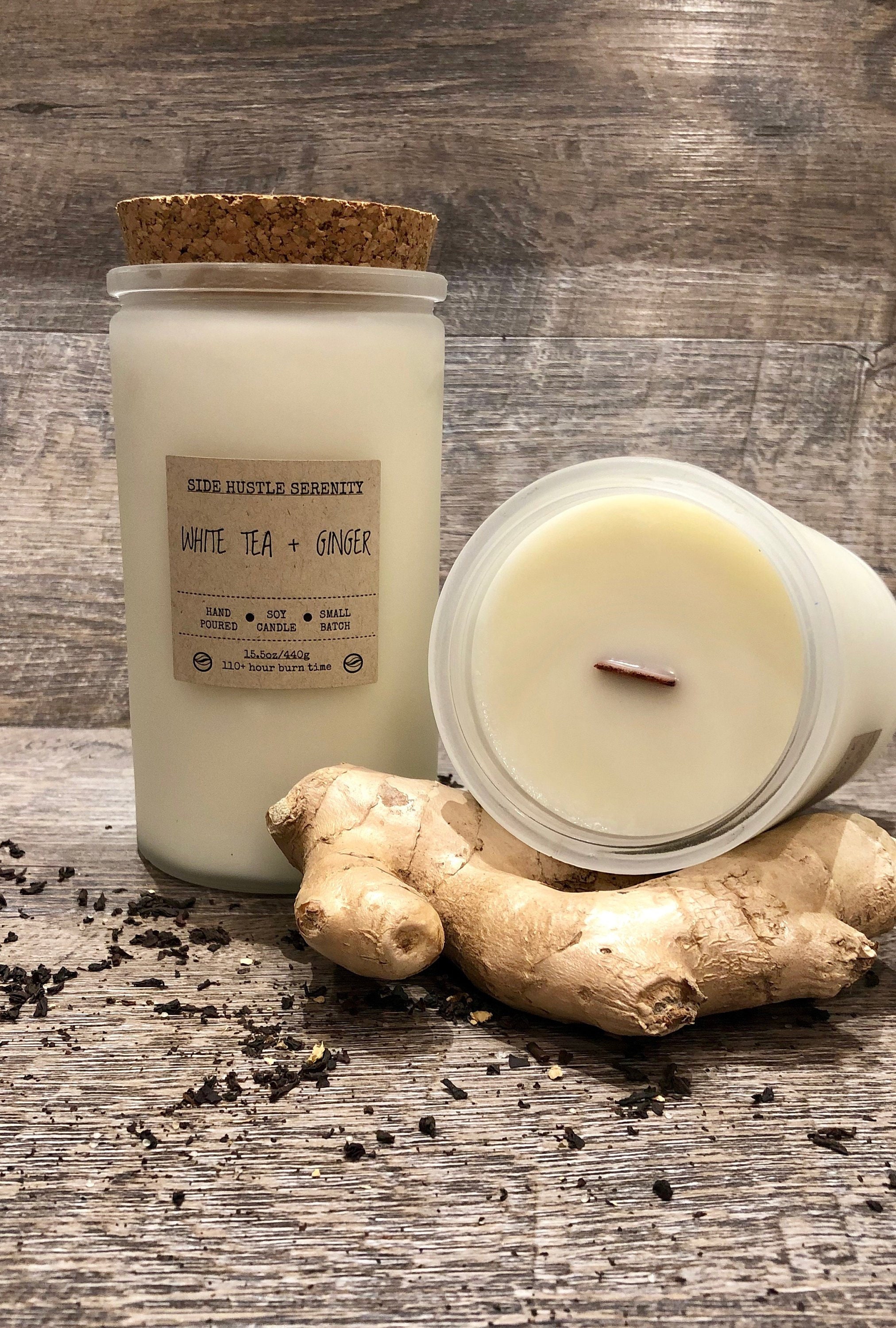 White Tea And Berries Scented Wood Wick Soy Candle