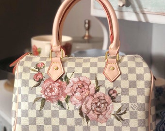 Louis Vuitton Custom Painting by Pinky Lizares  Painted handbag, Fancy  bags, Handpainted bags