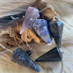 Pendulums - Crystal Pendulum - Amethyst - Rose Quartz - Chakra - Dowsing - Divination - Meditation