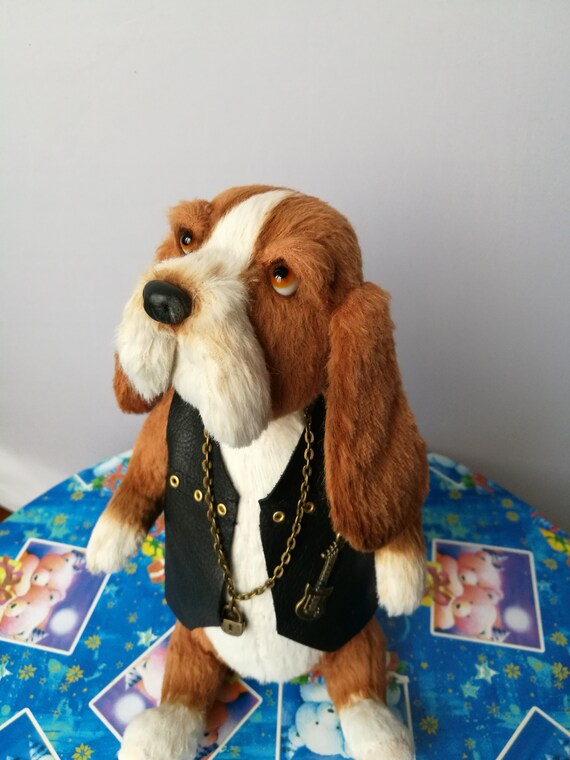 stuffed hound dog