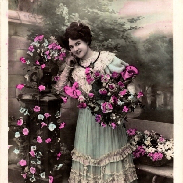 1911 Victorian Lady French Postcard Anniversaire Birthday Roses Flowers Posted