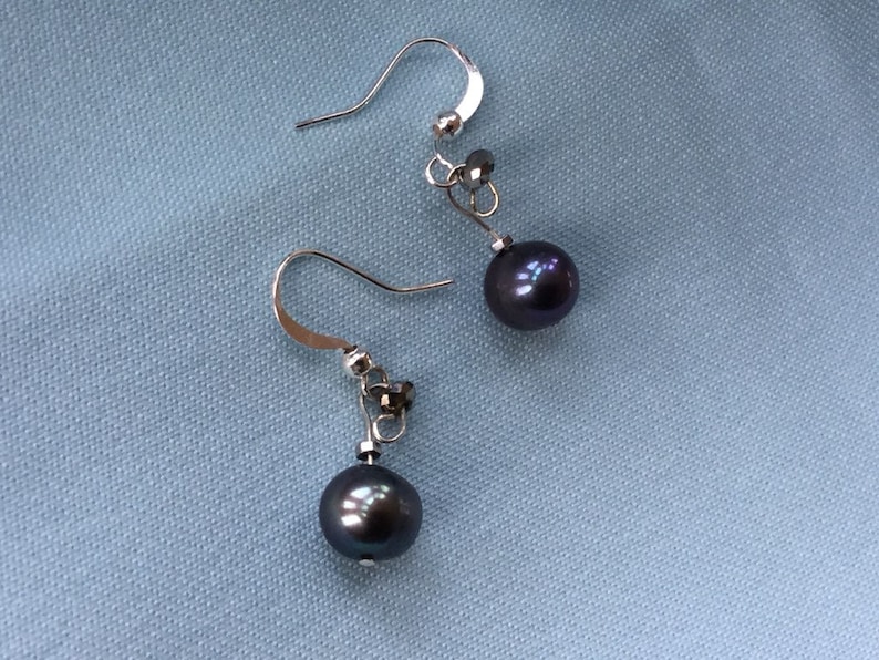 Pearl dangle earrings round peacock cultured freshwater pearls sterling silver wiring and ear hooks faceted hematite and graphite crystal