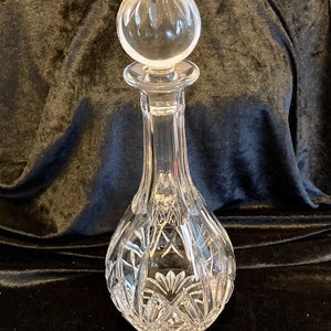 Marquis by Waterford cut crystal decanter in the Brookside pattern