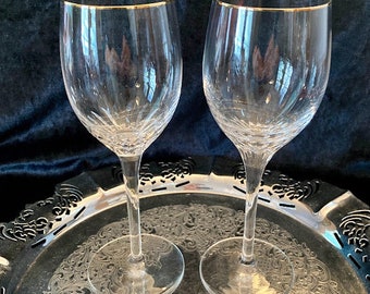 Deux verres à vin en cristal Rogaska avec jantes dorées, parfait état