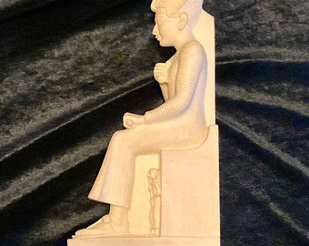 Signed alabaster A. Giannelli Egyptian pharaoh sculpture, made in Italy