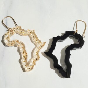 Afrika Ohrringe - Schwarz und Gold Ohrringe - Harz Afrika Ohrringe - Afrocentric Schmuck - Statement Ohrringe - Handgemachter Afrikanischer Ohrring