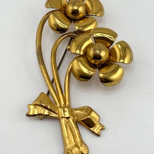 Vintage gold tone floral long stem flowers brooch pin