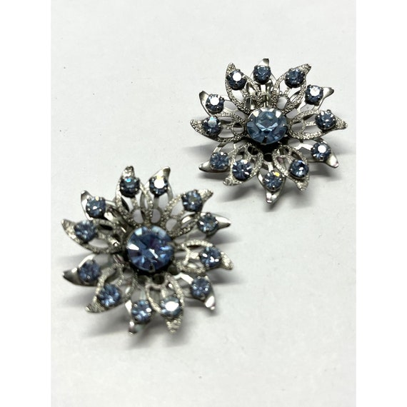 Vintage blue flower rhinestone earrings - image 1