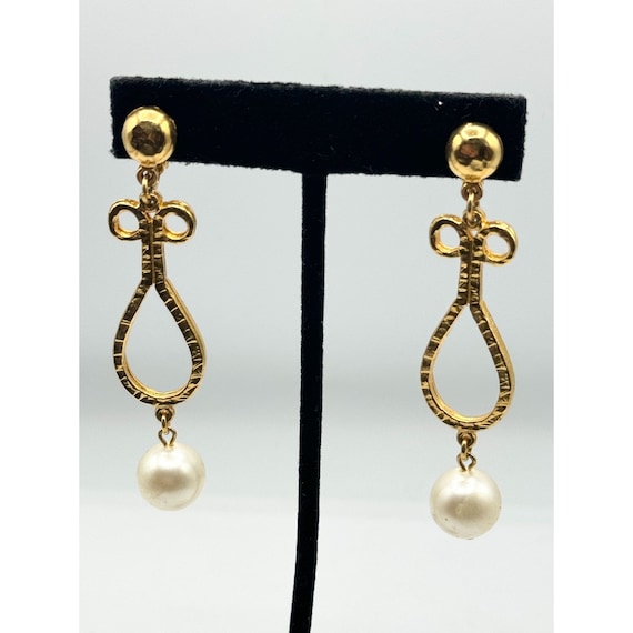 Vintage gold pearl drop earrings