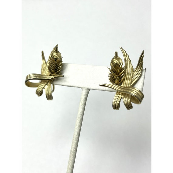 Vintage Gold Tone Leaf Earrings - image 3