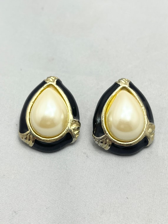 Vintage Black Enamel Pearl Gold Earrings - image 1