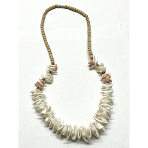 Vintage sea shell beaded necklace