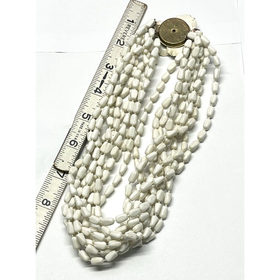 Vintage white beaded flower necklace - image 4
