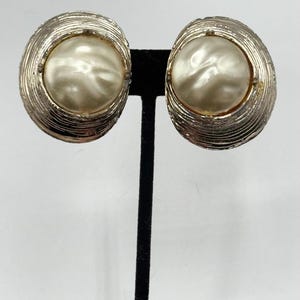 Vintage faux pearl clip on earrings