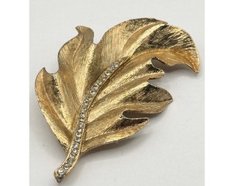 Broche vintage en feuille d'or en strass