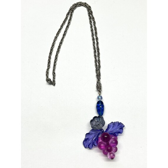 Vintage Purple Grapes Fruit Pendant Necklace - image 4