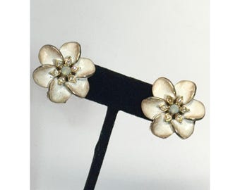 Vintage witte emaille clipoorbellen met strassteentjes