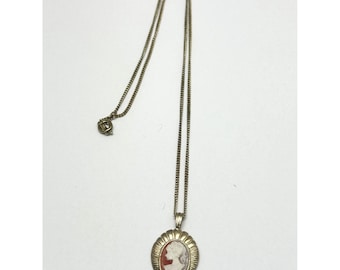 Vintage halsband med cameo-hänge i guld