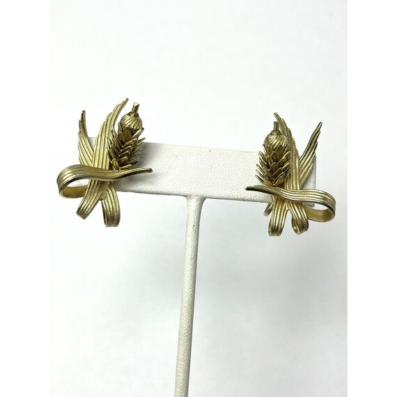 Vintage Gold Tone Leaf Earrings - image 2